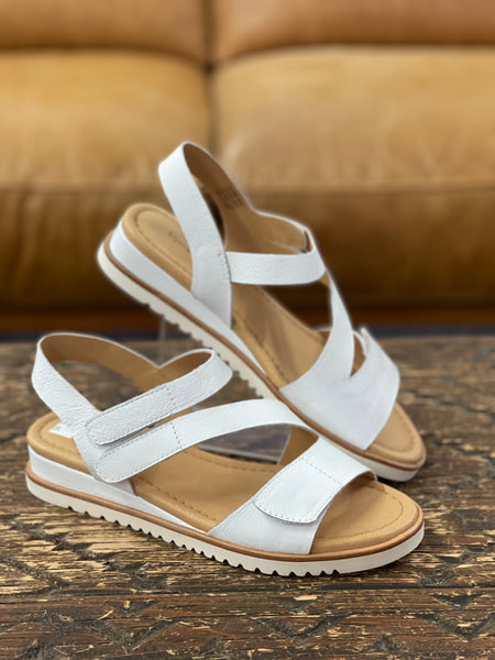 Django & Juliette Fallie White Sandal
