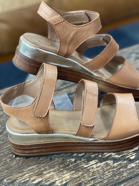 Thyme & Co Lizzy Tan/Gold Wedge