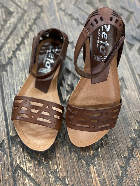 Zeta Palet Nuez Sandal