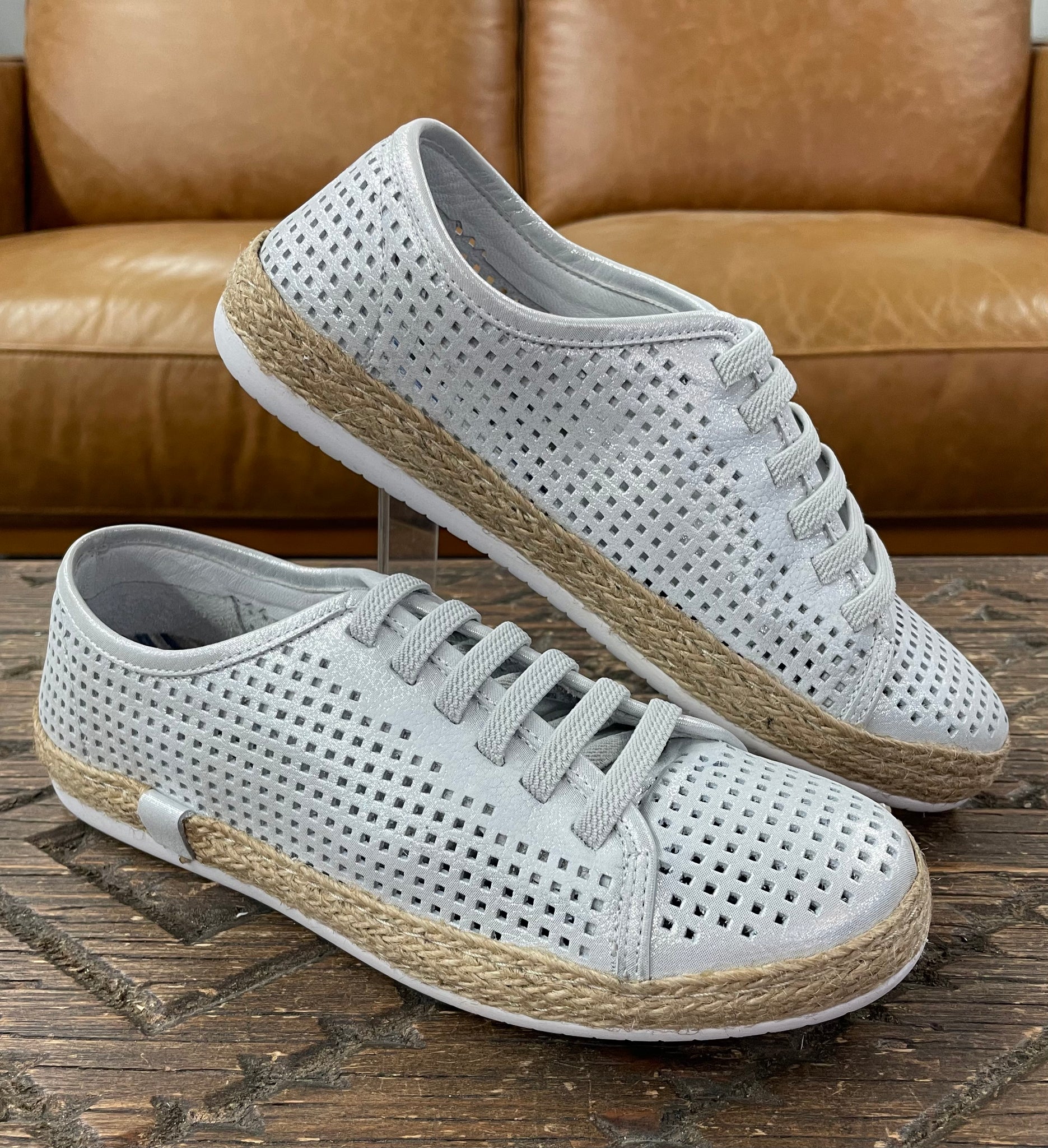 Hinako Flinders Silver Sneaker
