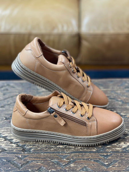 Cabello Cyra Tan Sneaker