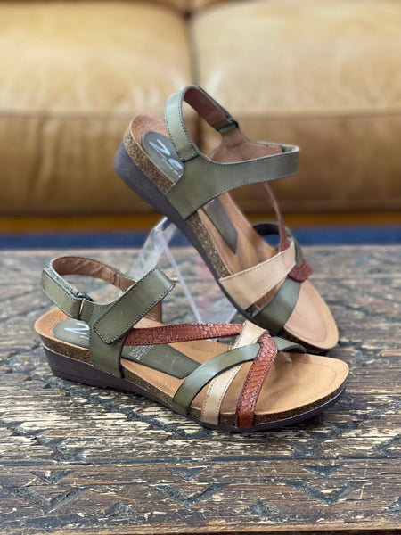 Zeta Ocean Grab/Cuero/Sahara Sandal