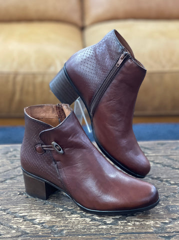 Zeta Gallow Cuero Boot