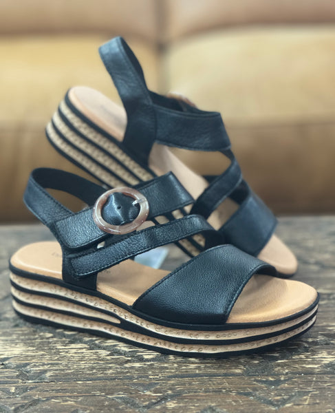 Django & Juliette Charleen Black Wedge