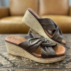 Raquel Perez Ghetto Brown Wedge