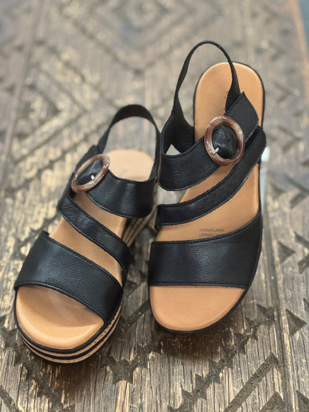 Django & Juliette Charleen Black Wedge