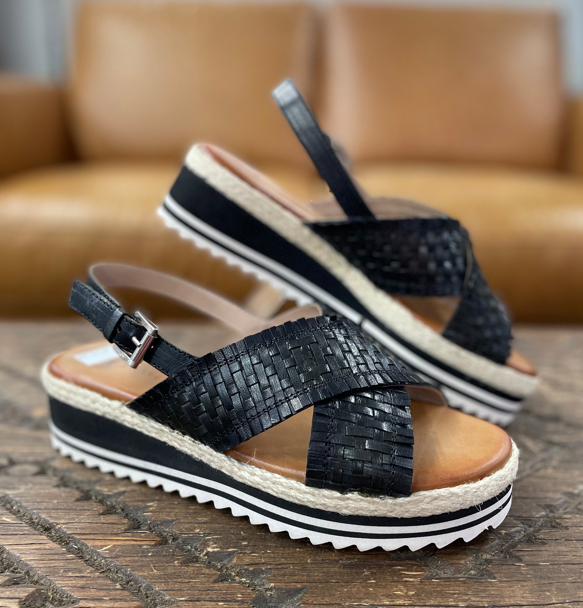Woven sandals 2025