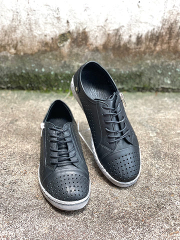 Cabello EG17 Black Sneaker